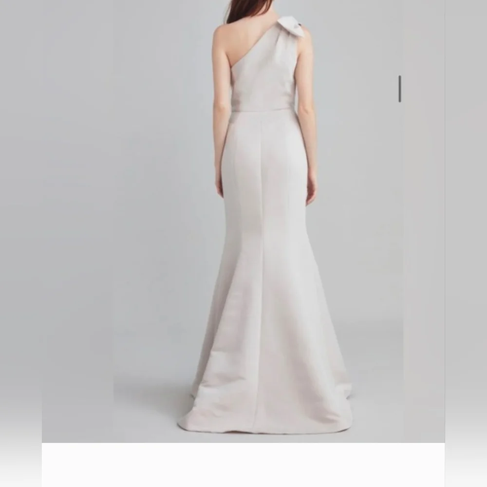 Amsale Cream One-Shoulder Dress